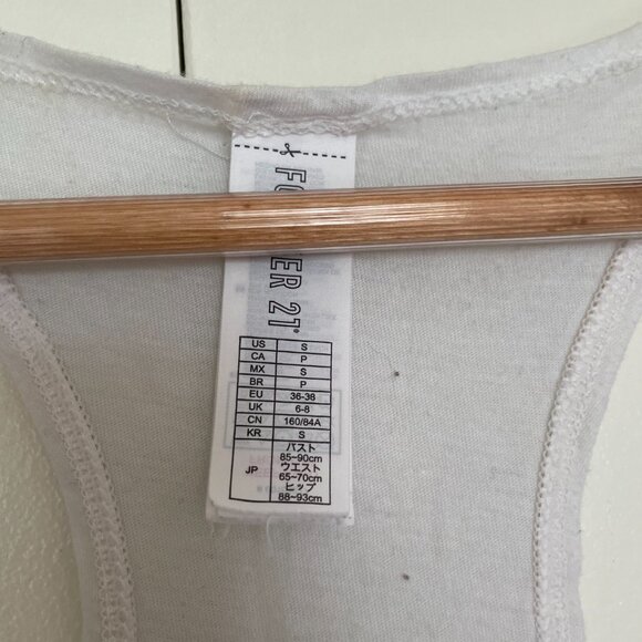 Bundle of 3 Workout Crop Tank Tops (H&M and F21 Muscle Tees) - Picture 13 of 16